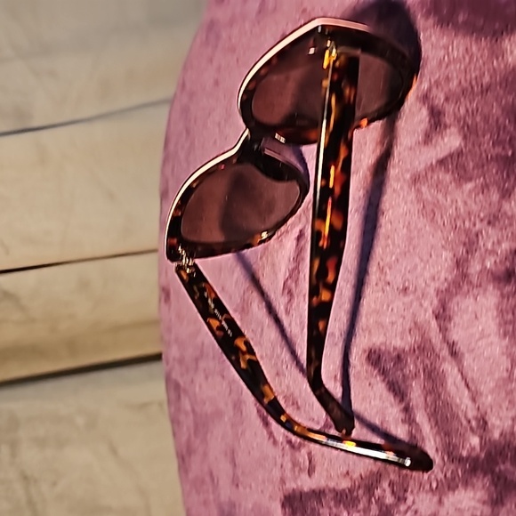 Fossil Sunglasses - Picture 2 of 2